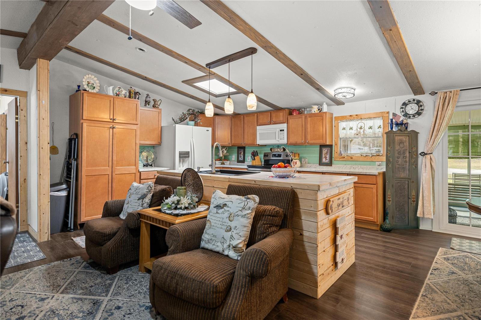 Image 16 of 38 For 17172 37th Avenue