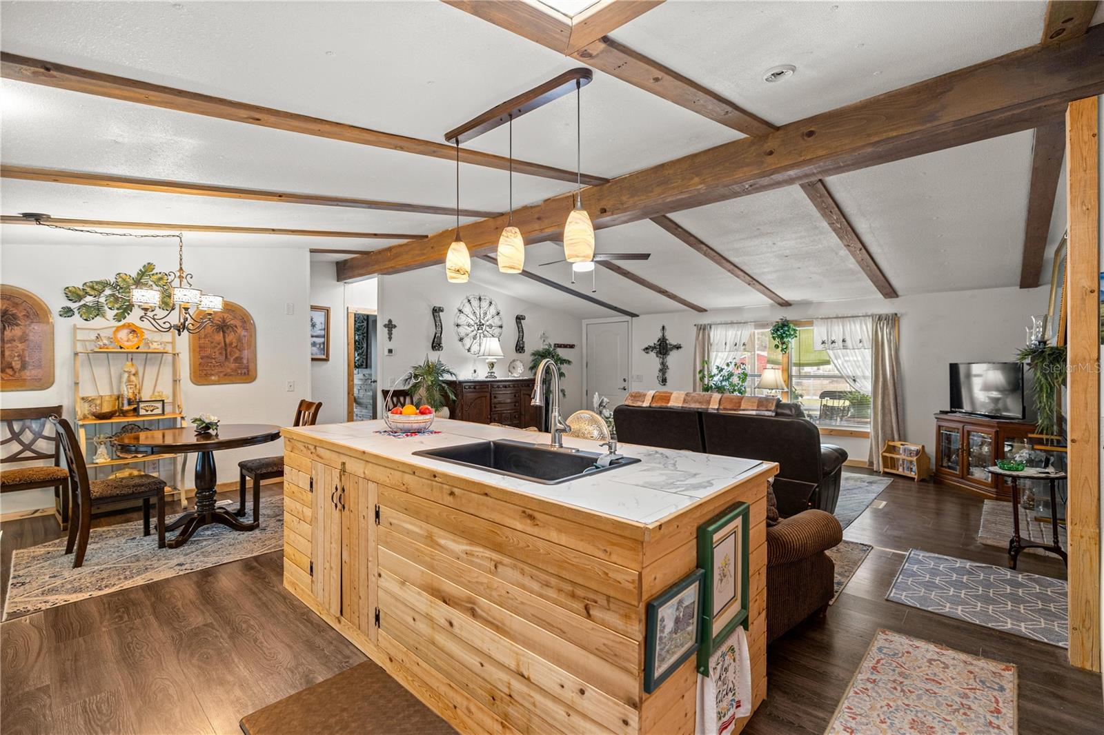 Image 18 of 38 For 17172 37th Avenue