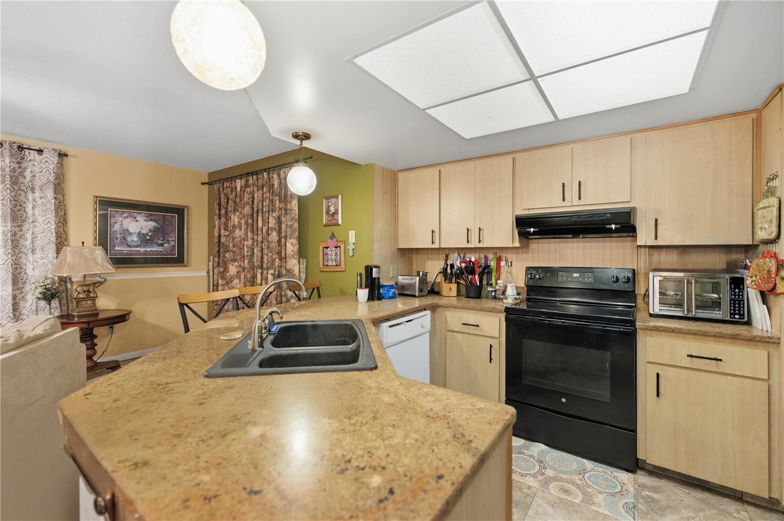 Image 7 of 27 For 8963 Joann Drive