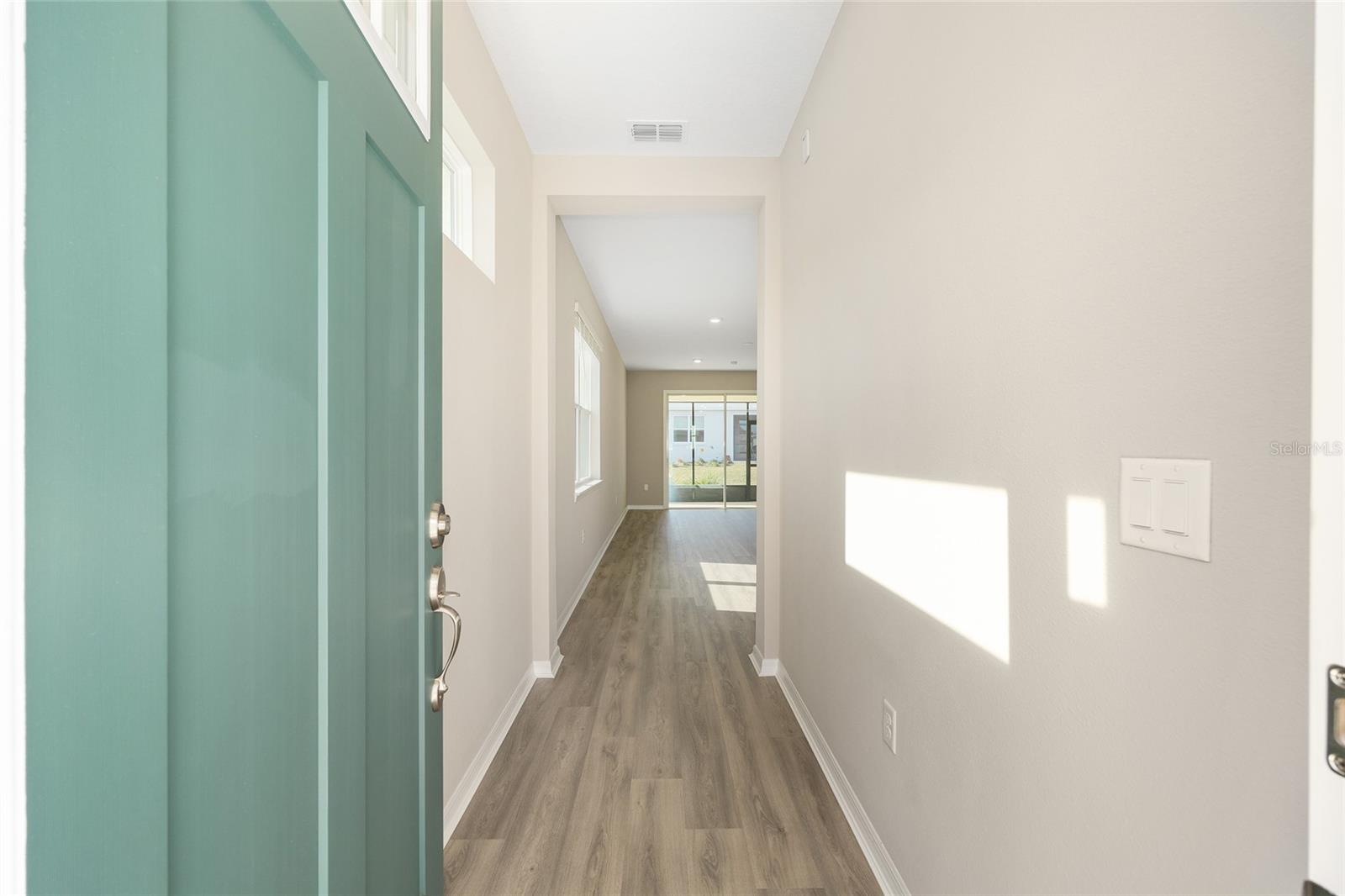 Image 7 of 34 For 7288 89th Avenue