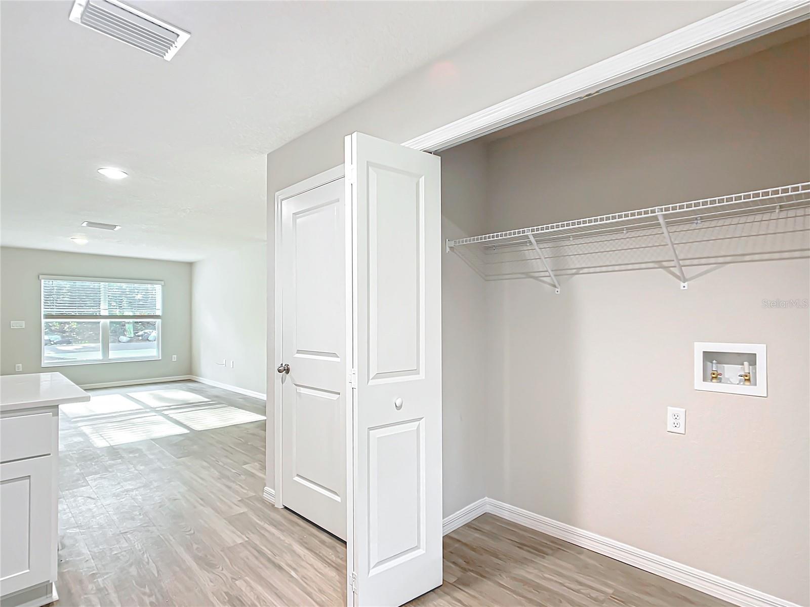 Image 3 of 5 For 9368 Peachtree Way