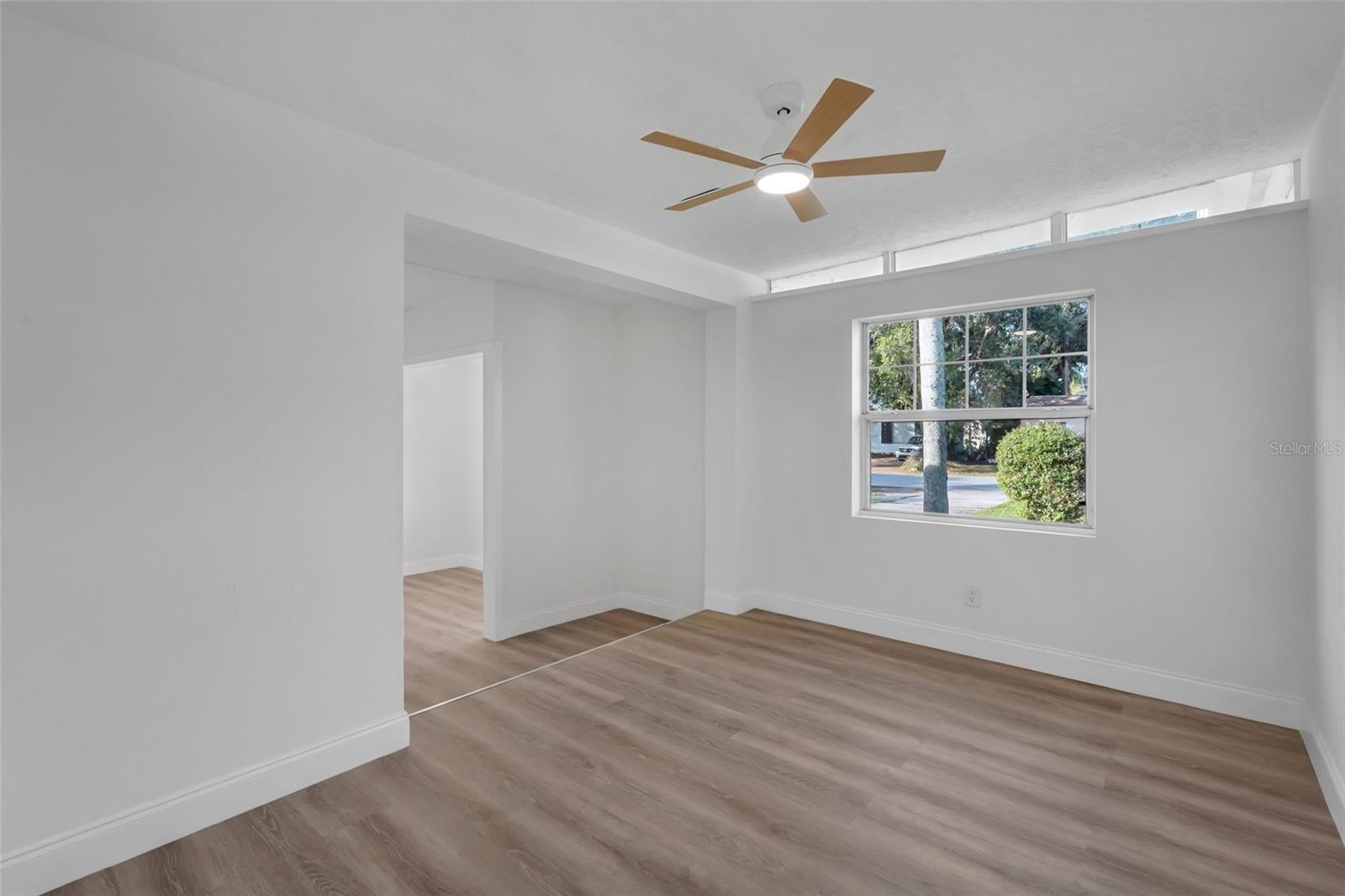 Image 16 of 31 For 833 Pinedale Avenue