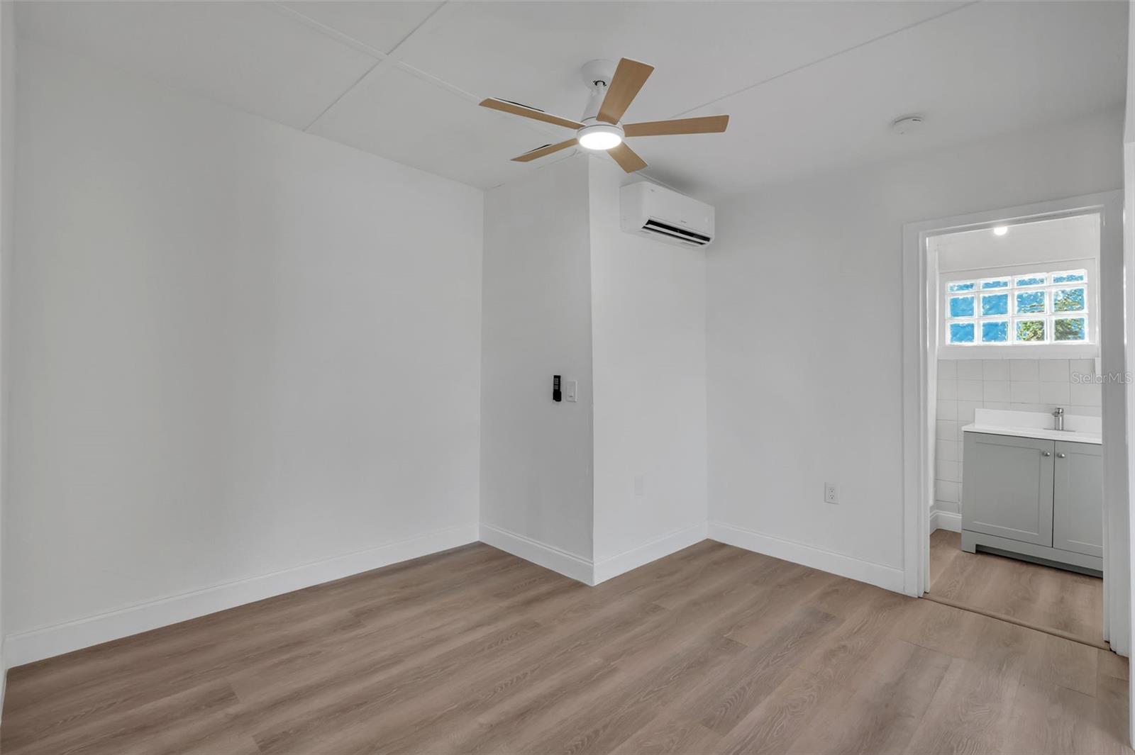 Image 18 of 31 For 833 Pinedale Avenue