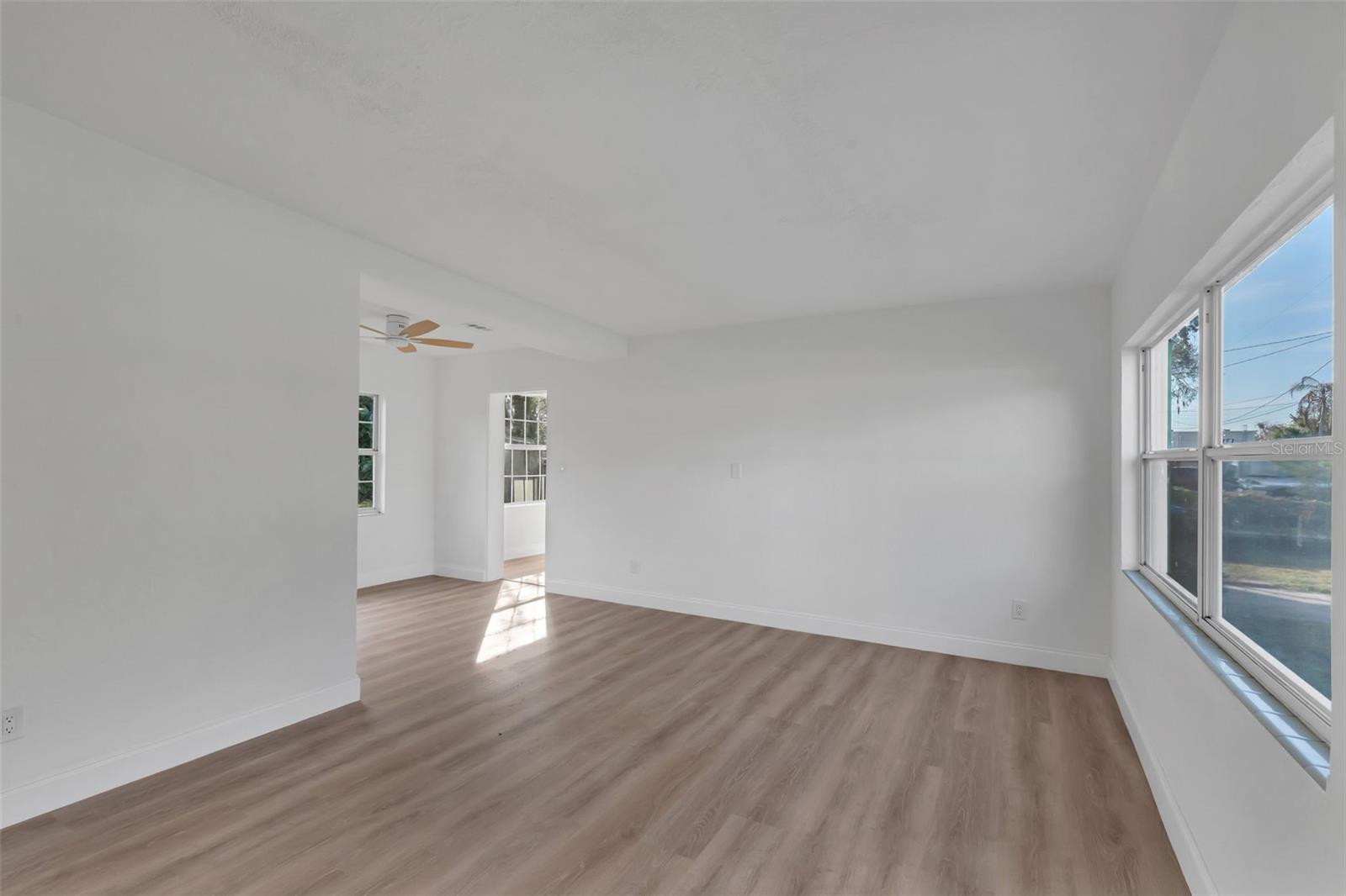 Image 2 of 31 For 833 Pinedale Avenue