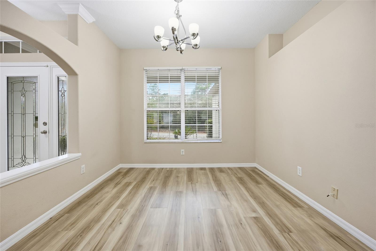 Image 13 of 45 For 6515 N. Bedstrow Blvd