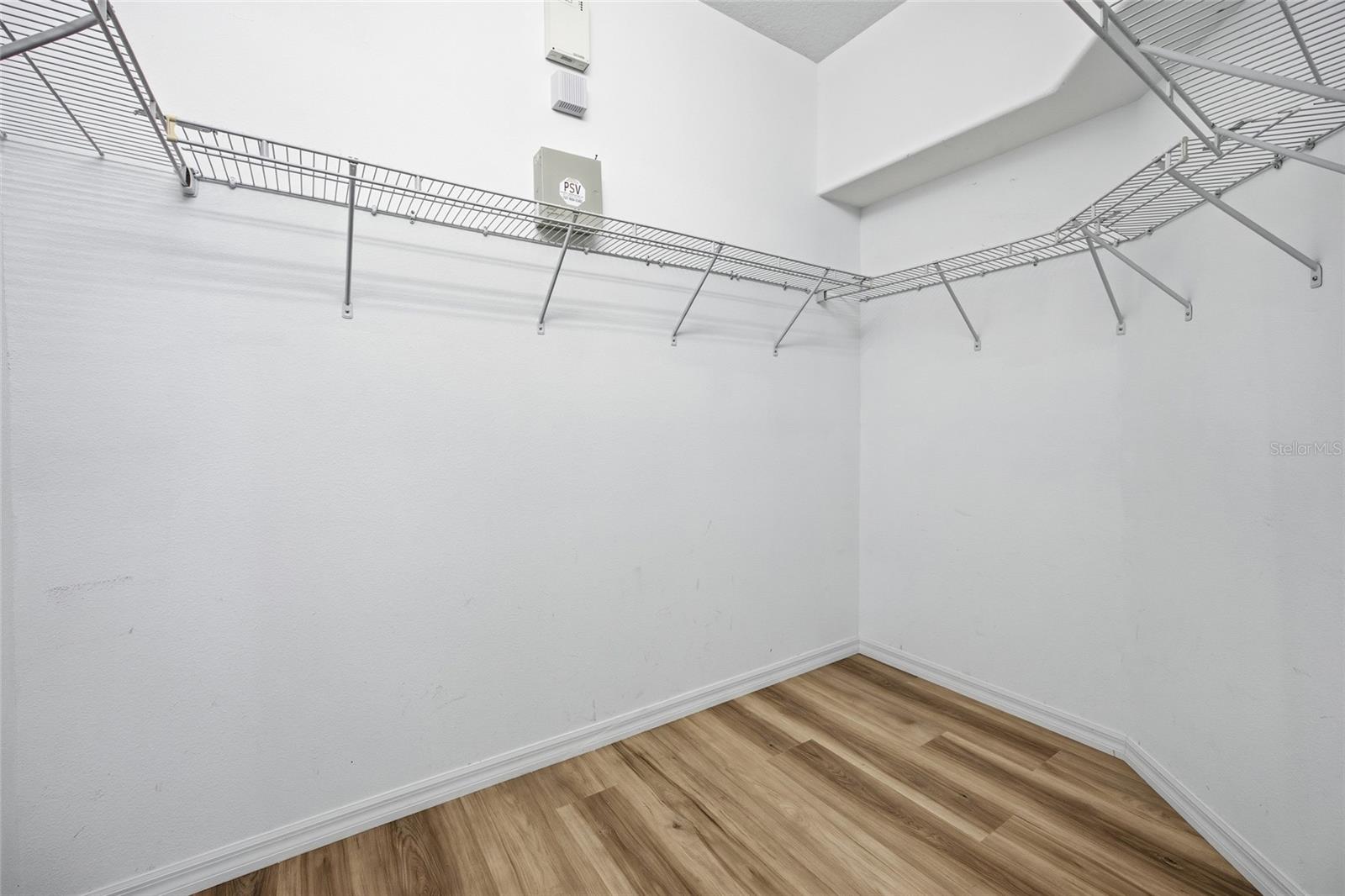 Image 28 of 45 For 6515 N. Bedstrow Blvd