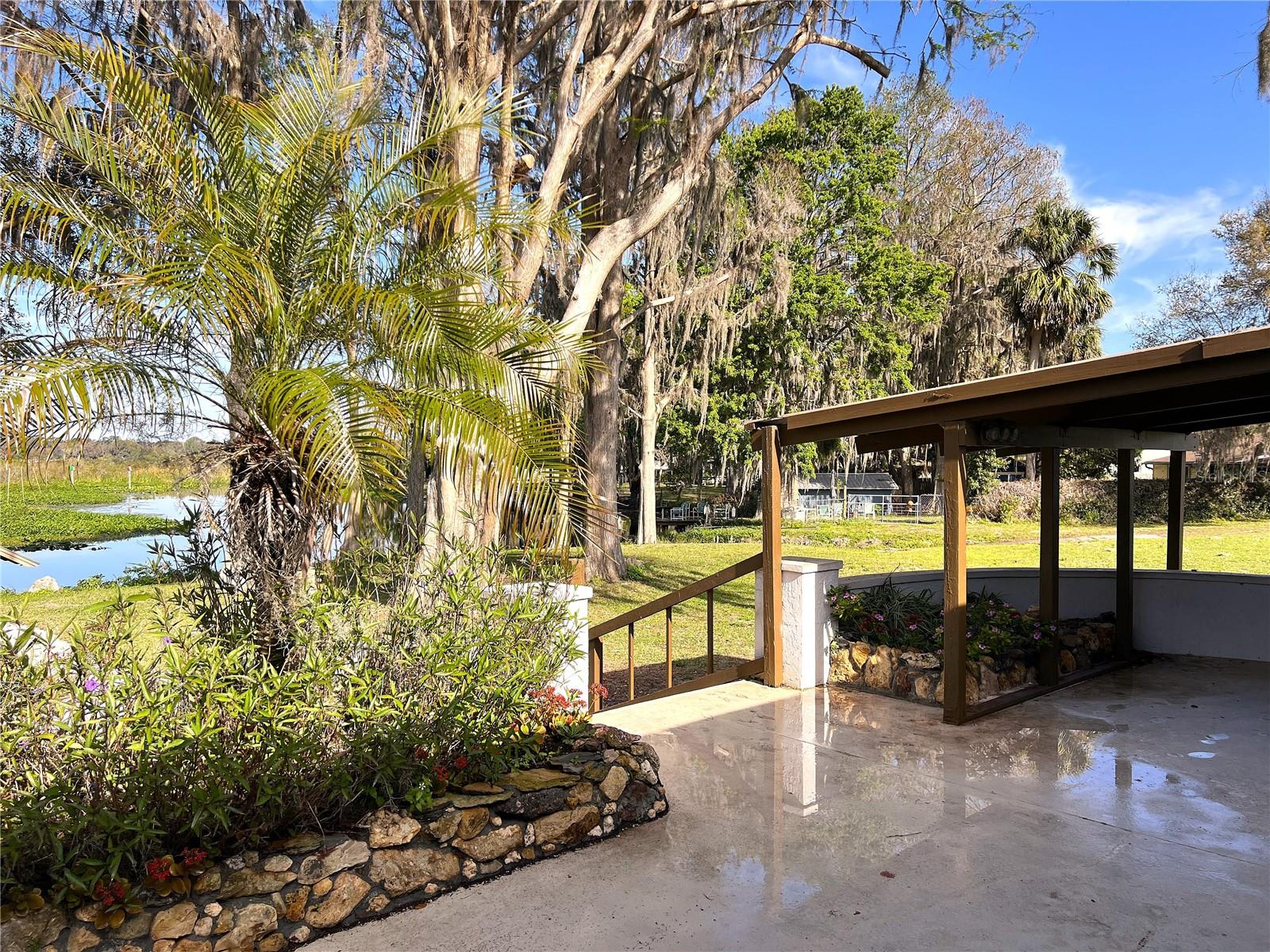 Image 4 of 40 For 7961 Riverbend Road