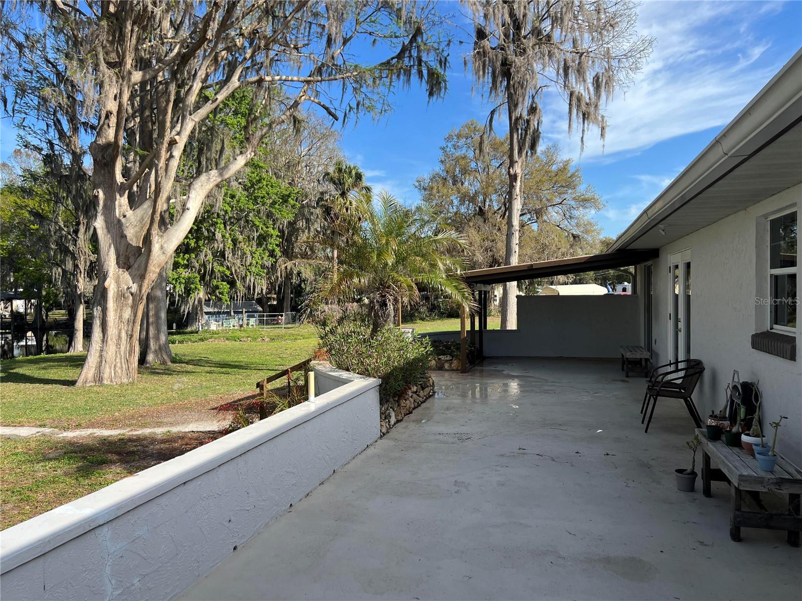 Image 5 of 40 For 7961 Riverbend Road