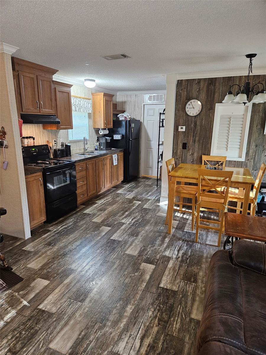 Image 3 of 8 For 396 Beverly Hills Drive