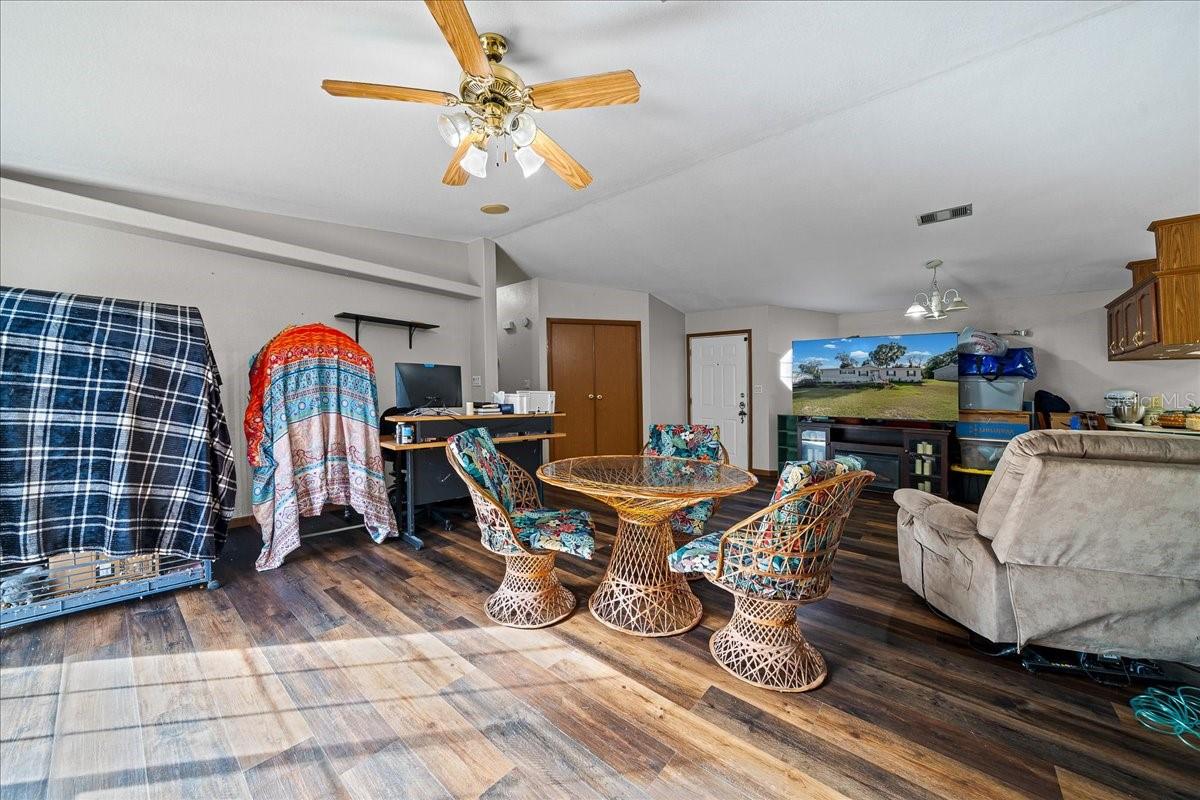 Image 6 of 33 For 6422 142nd Place