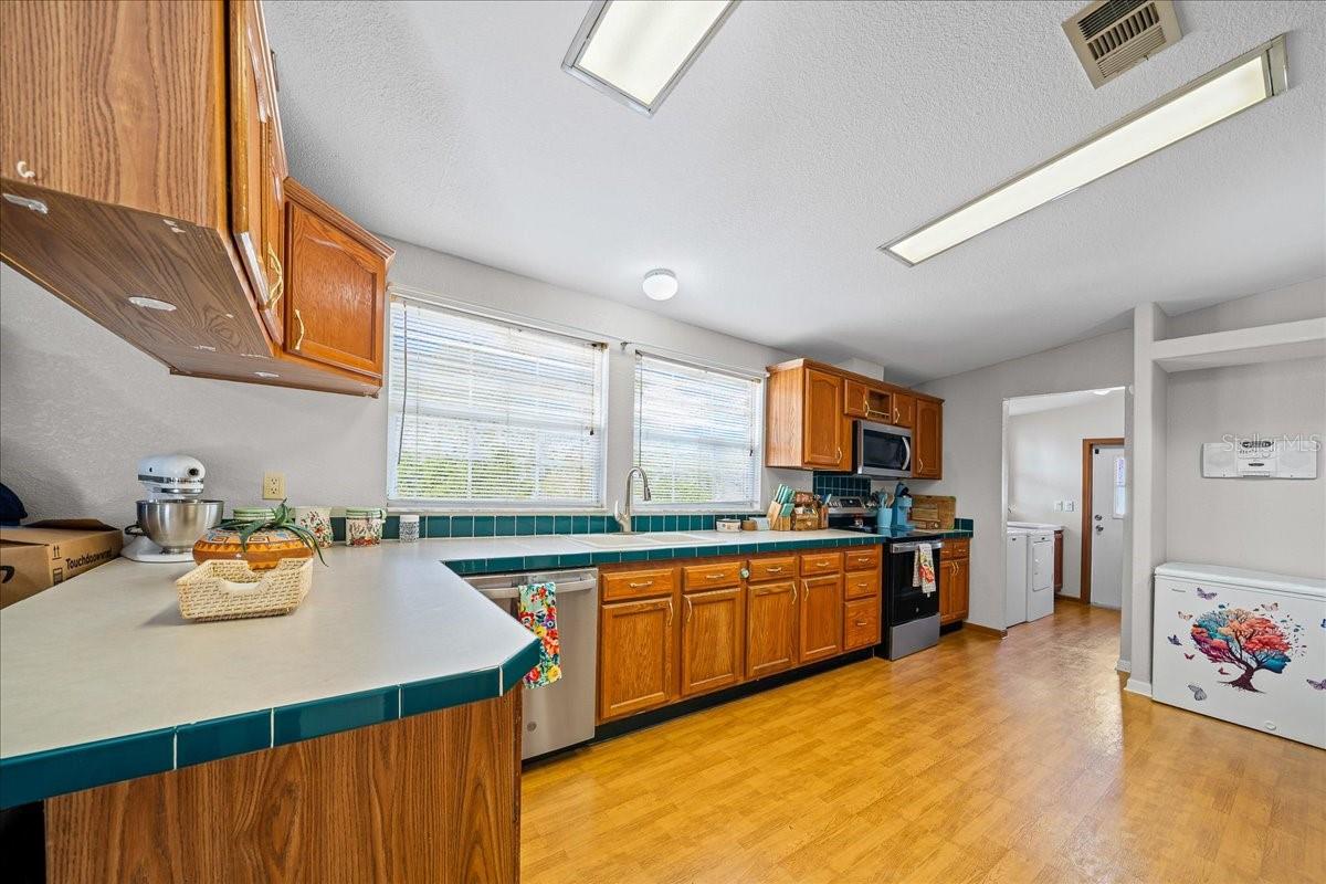 Image 8 of 33 For 6422 142nd Place