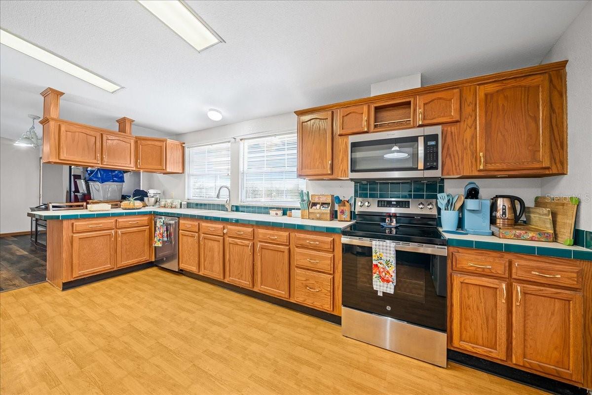 Image 9 of 33 For 6422 142nd Place