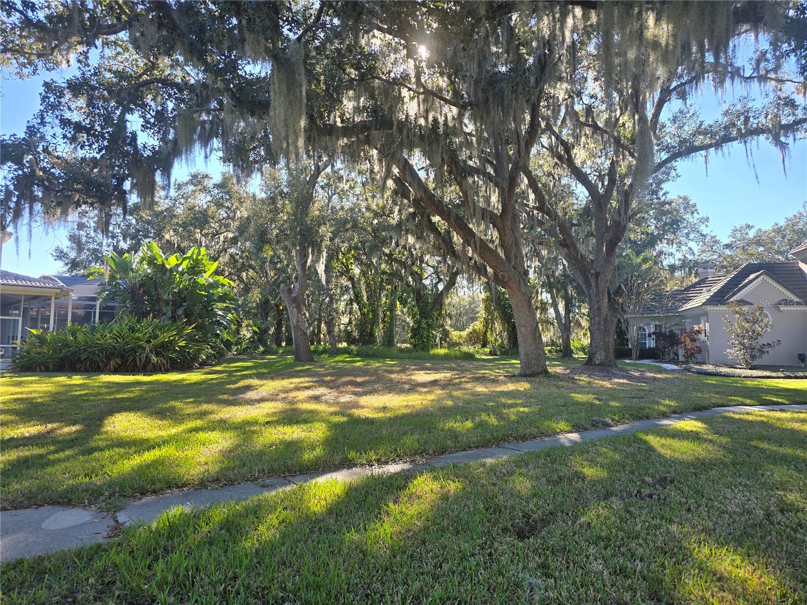 Image 11 of 27 For Red Bay Court