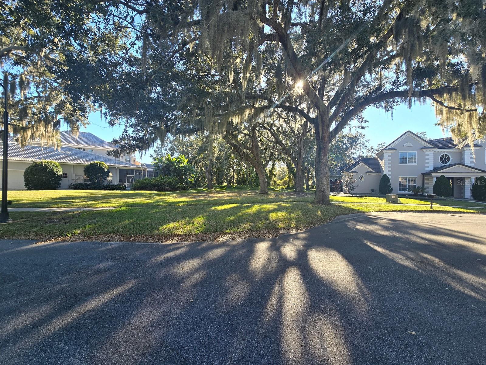 Image 2 of 27 For Red Bay Court