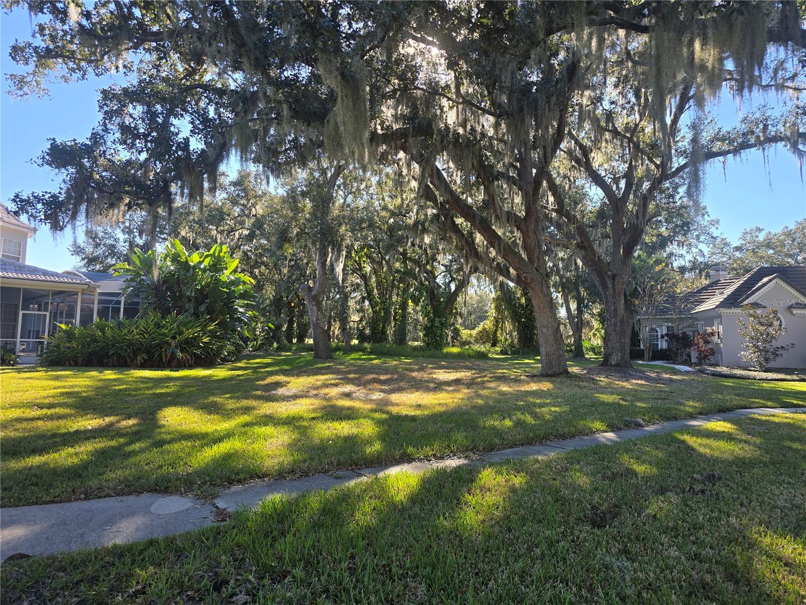 Image 7 of 27 For Red Bay Court