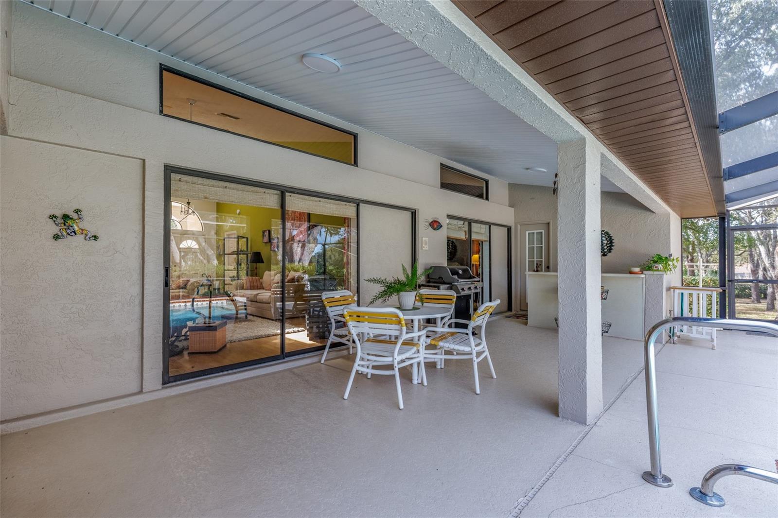 Image 20 of 55 For 115 Ireland Court