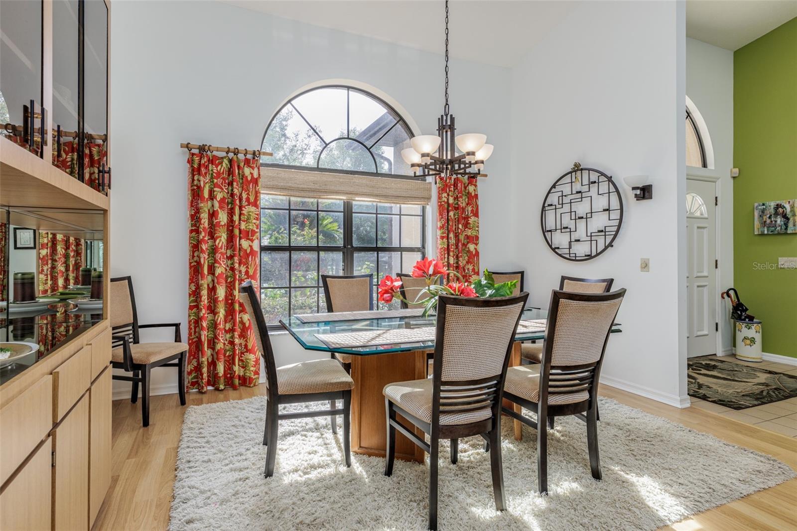 Image 24 of 55 For 115 Ireland Court