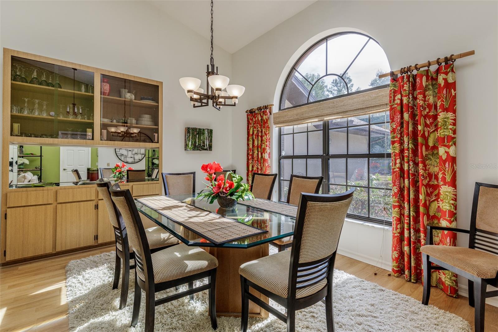 Image 25 of 55 For 115 Ireland Court