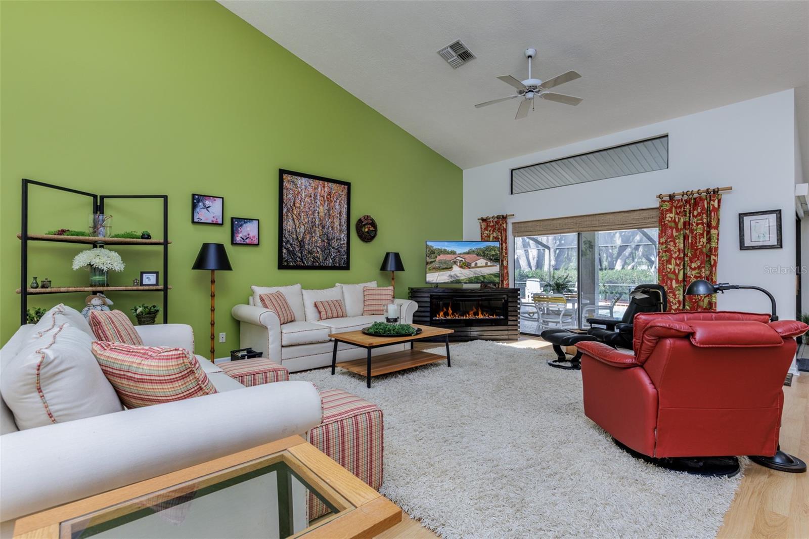 Image 26 of 55 For 115 Ireland Court