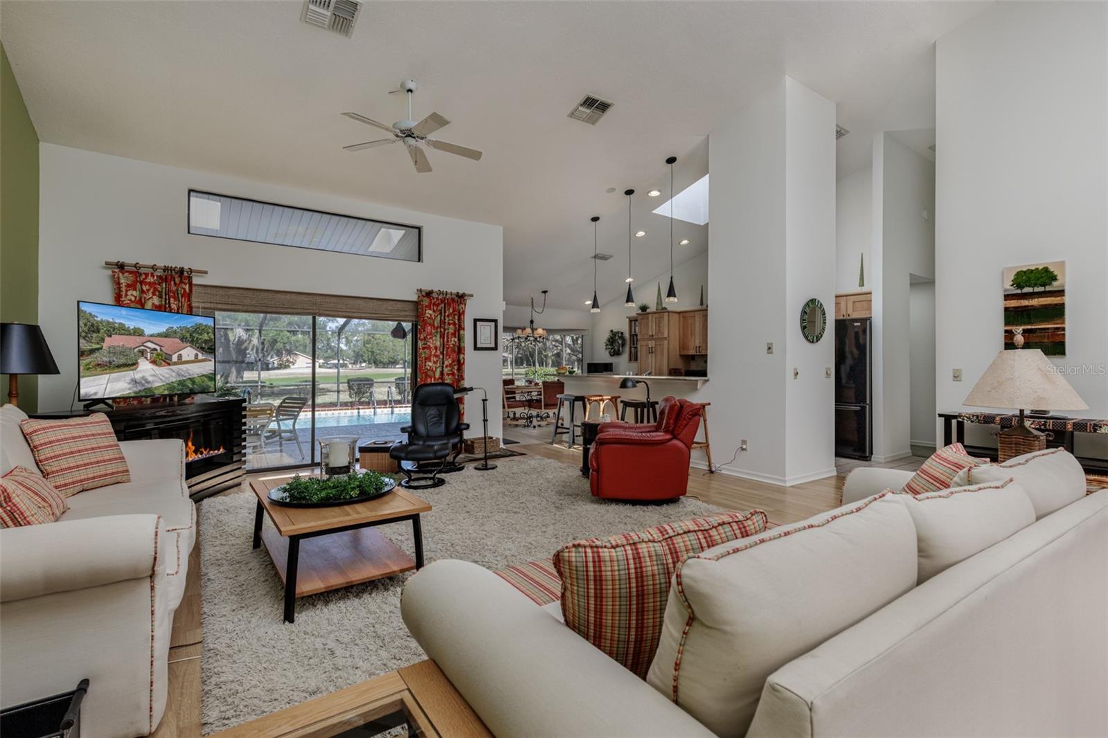 Image 28 of 55 For 115 Ireland Court