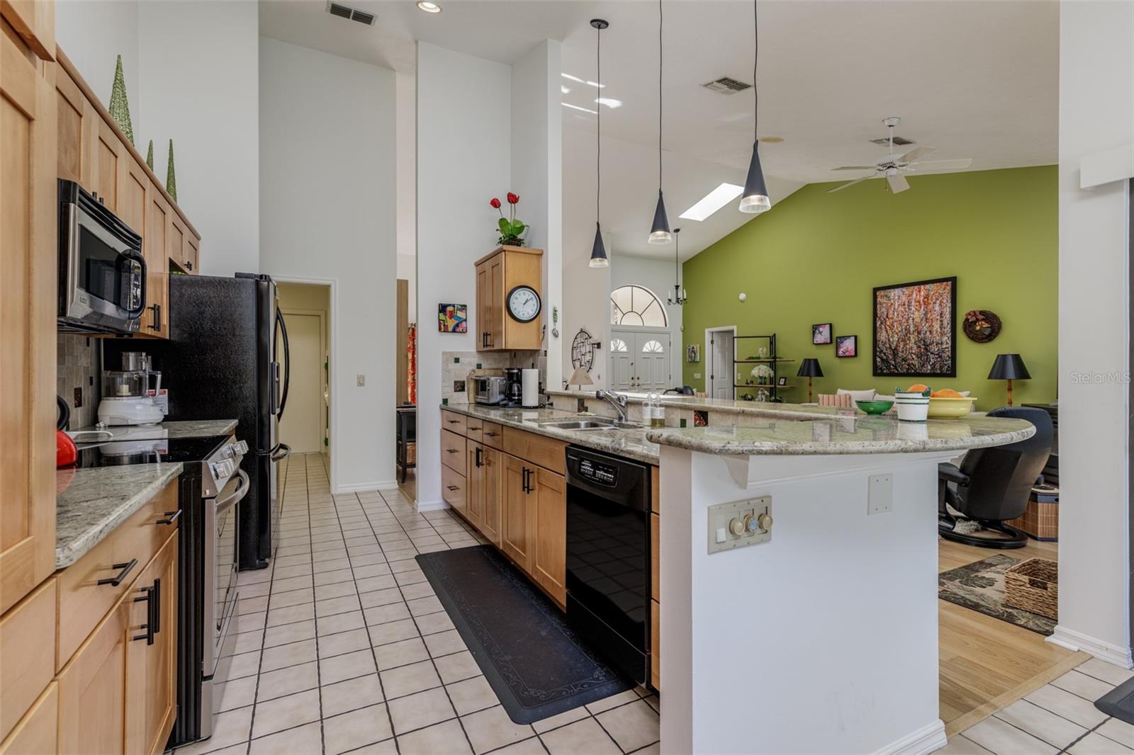 Image 33 of 55 For 115 Ireland Court