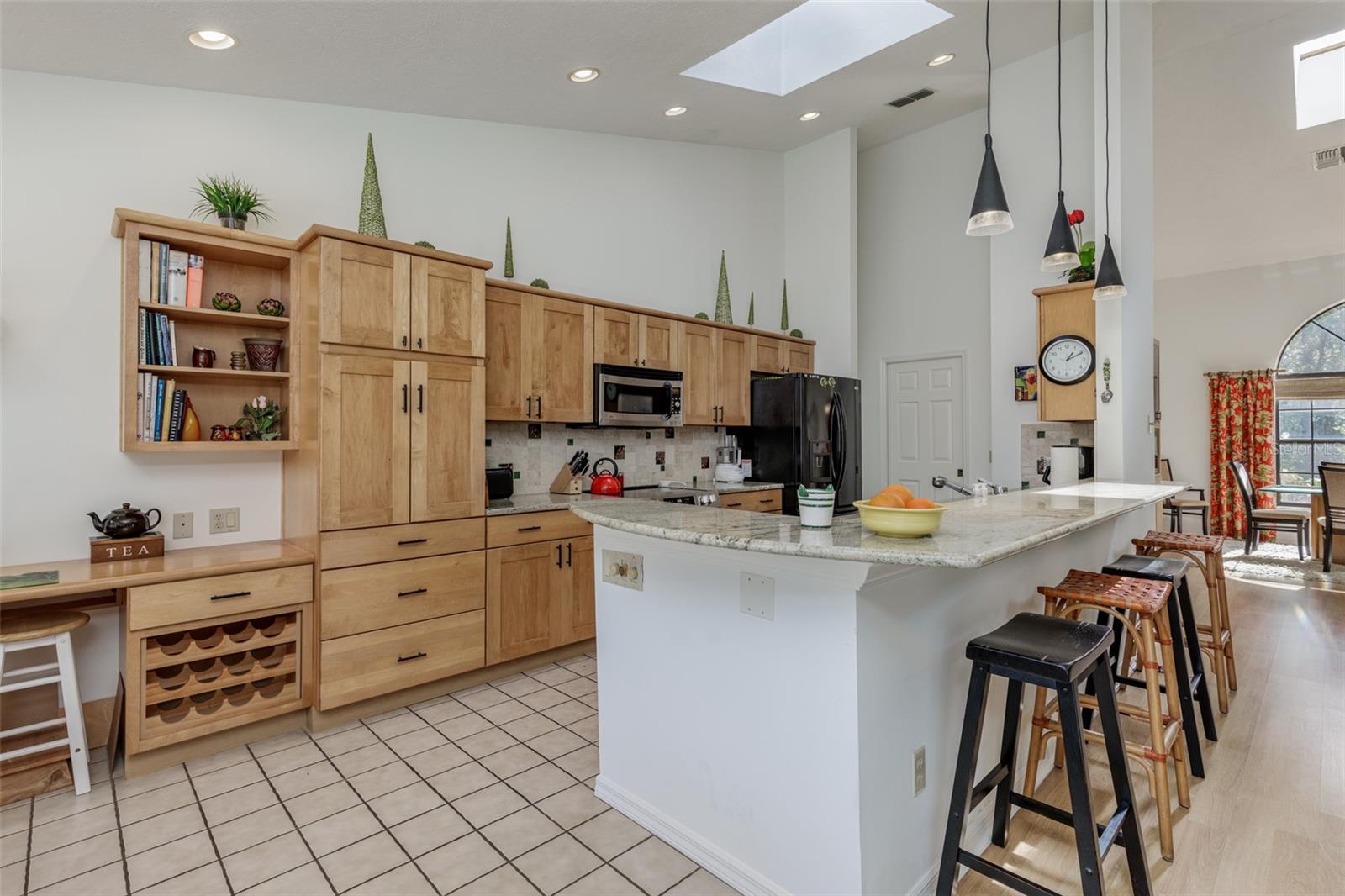 Image 34 of 55 For 115 Ireland Court