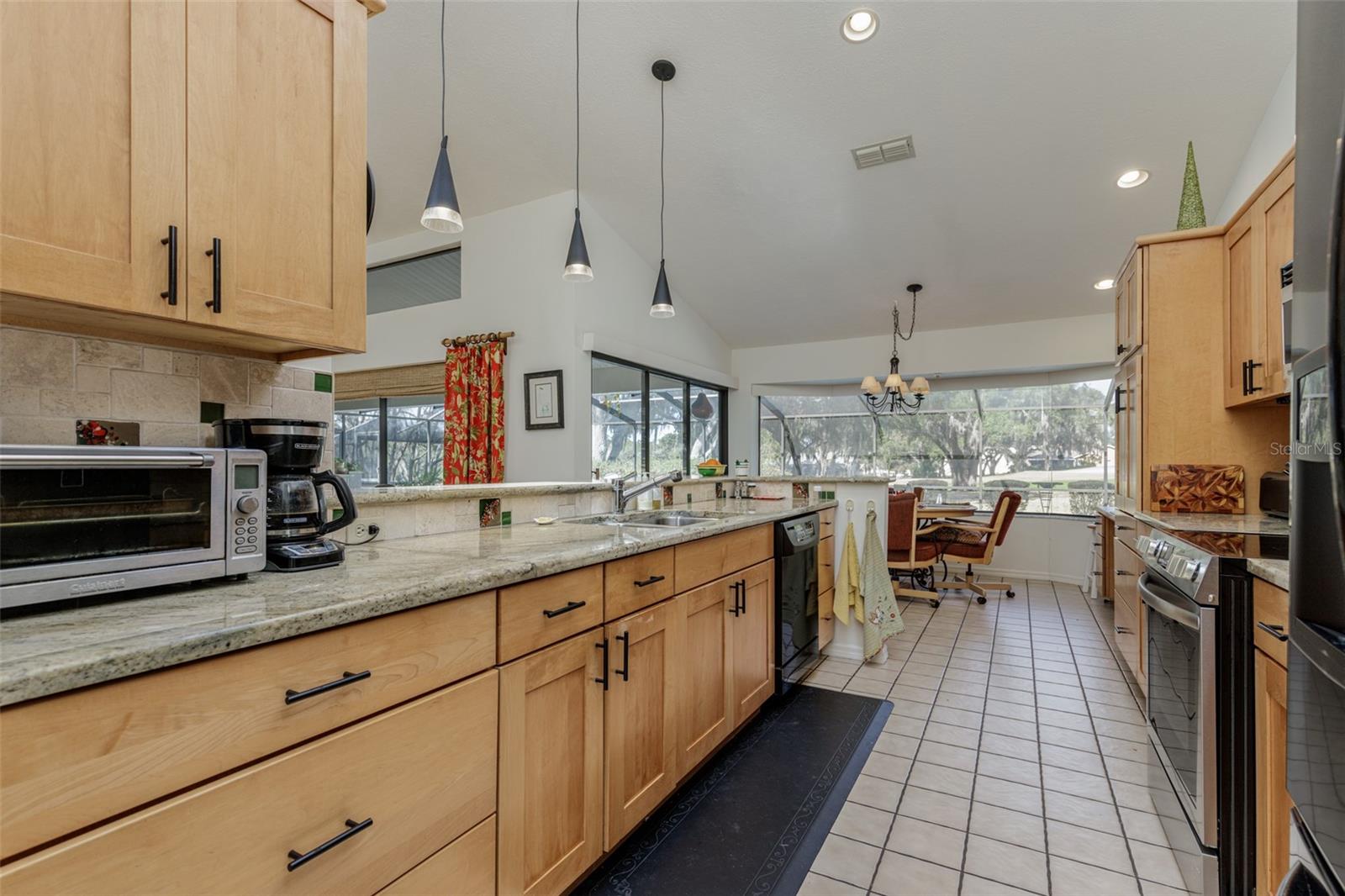 Image 35 of 55 For 115 Ireland Court