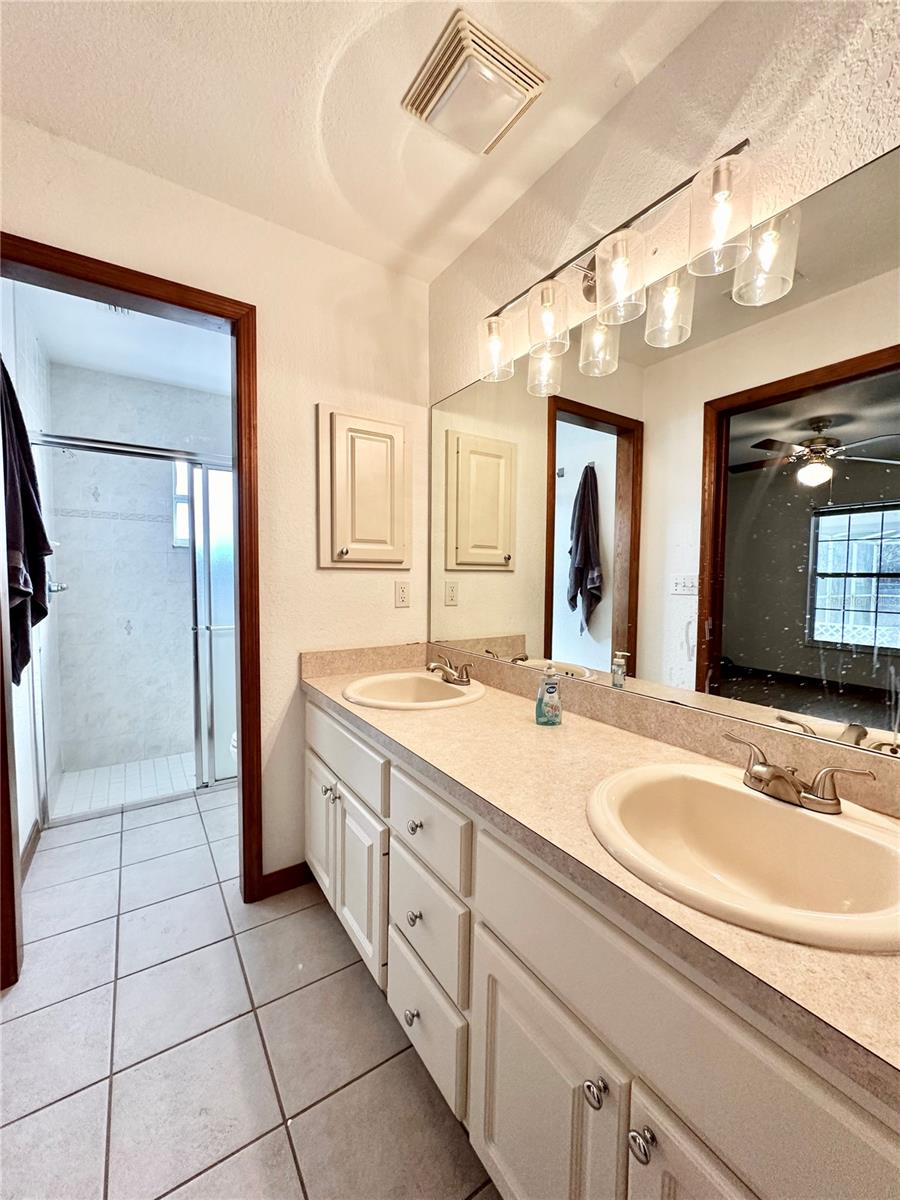 Image 25 of 29 For 12051 84th Avenue