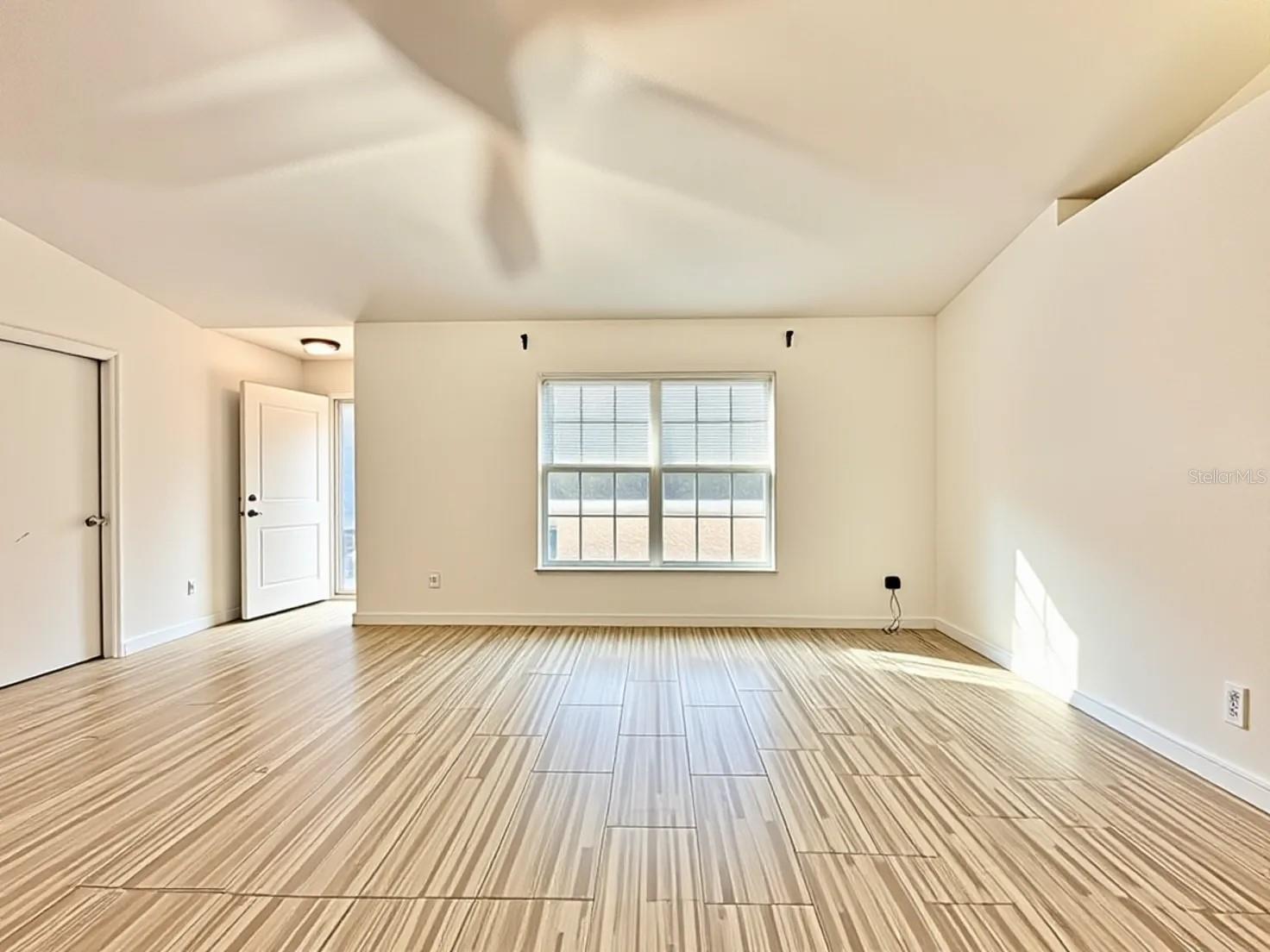 Image 6 of 29 For 12051 84th Avenue