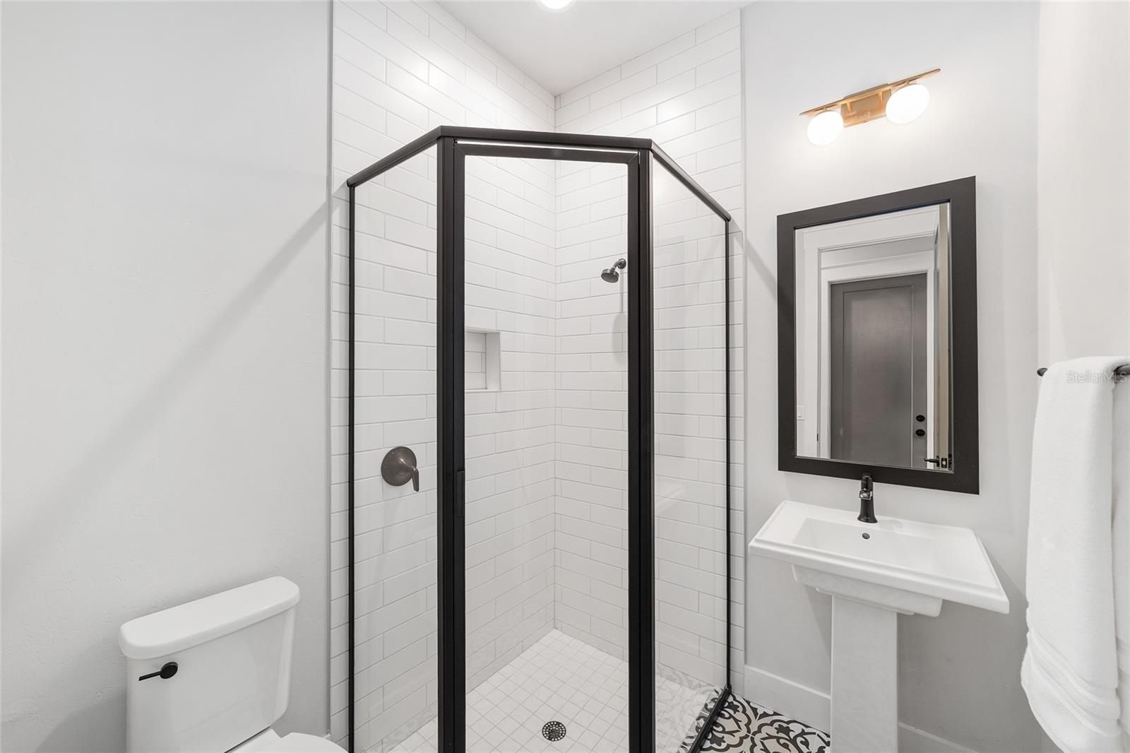 Image 18 of 80 For 11096 38th Boulevard