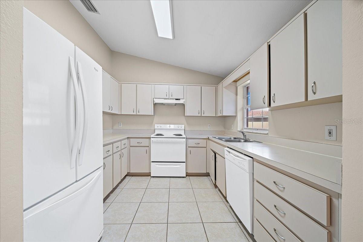 Image 17 of 50 For 2851 64 Lane