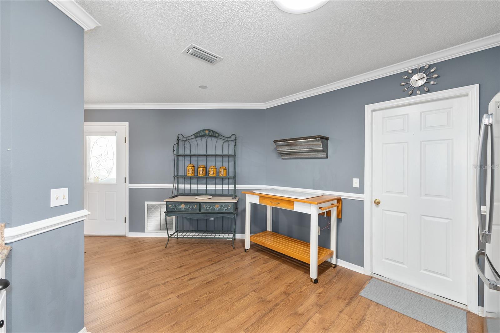 Image 16 of 37 For 1402 Conchas Drive