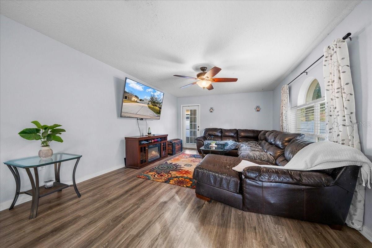 Image 21 of 68 For 888 Marietta Lane