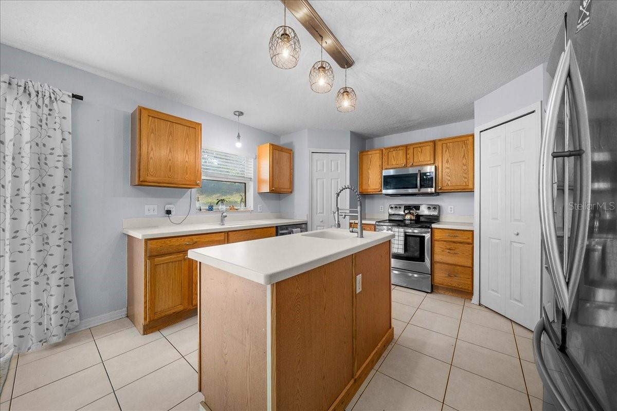 Image 30 of 68 For 888 Marietta Lane