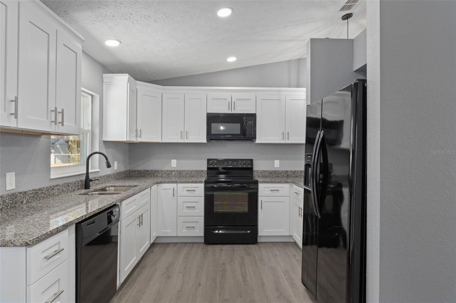 Image 15 of 36 For 3888 Flamingo Terrace