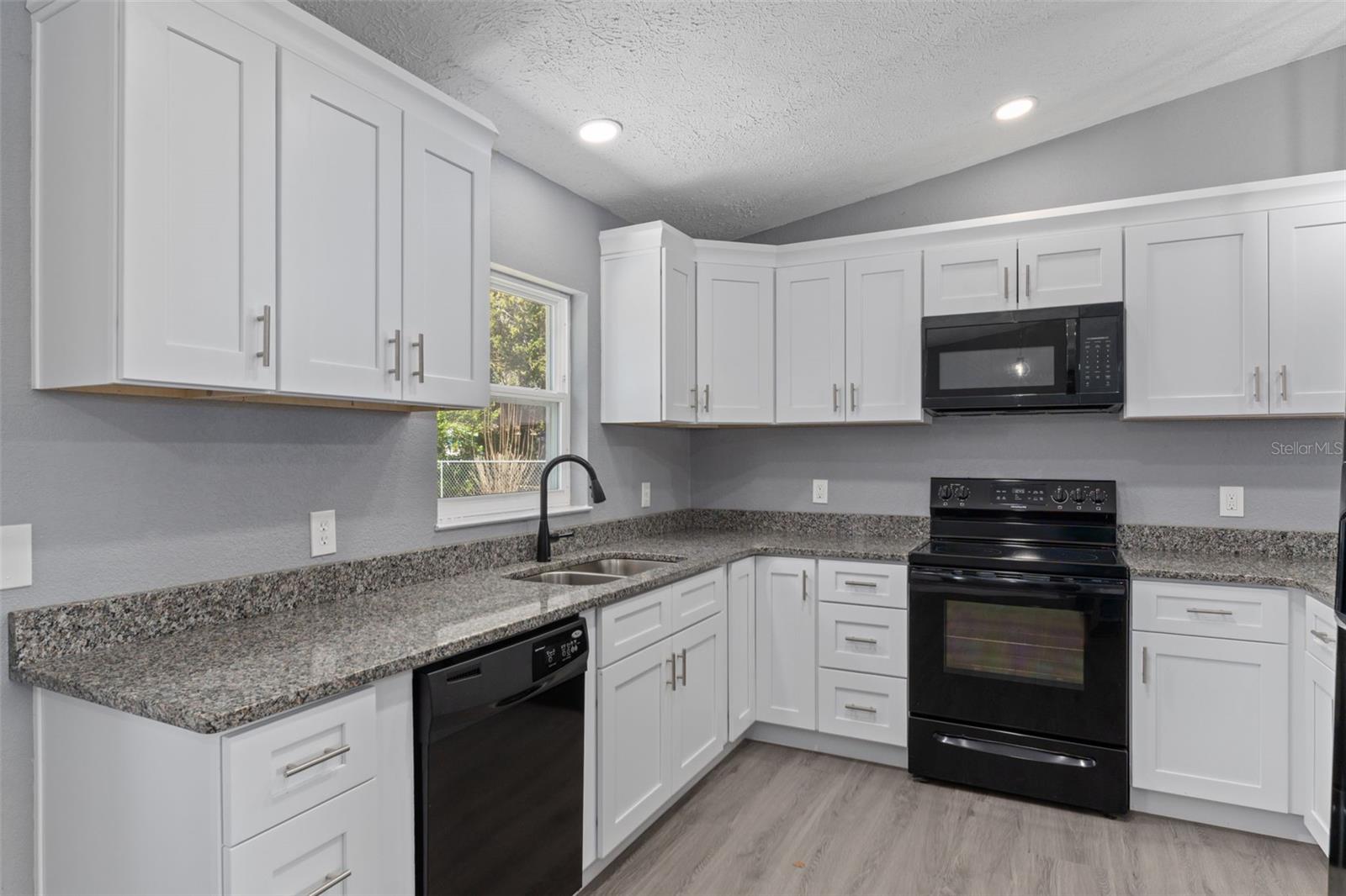 Image 16 of 36 For 3888 Flamingo Terrace