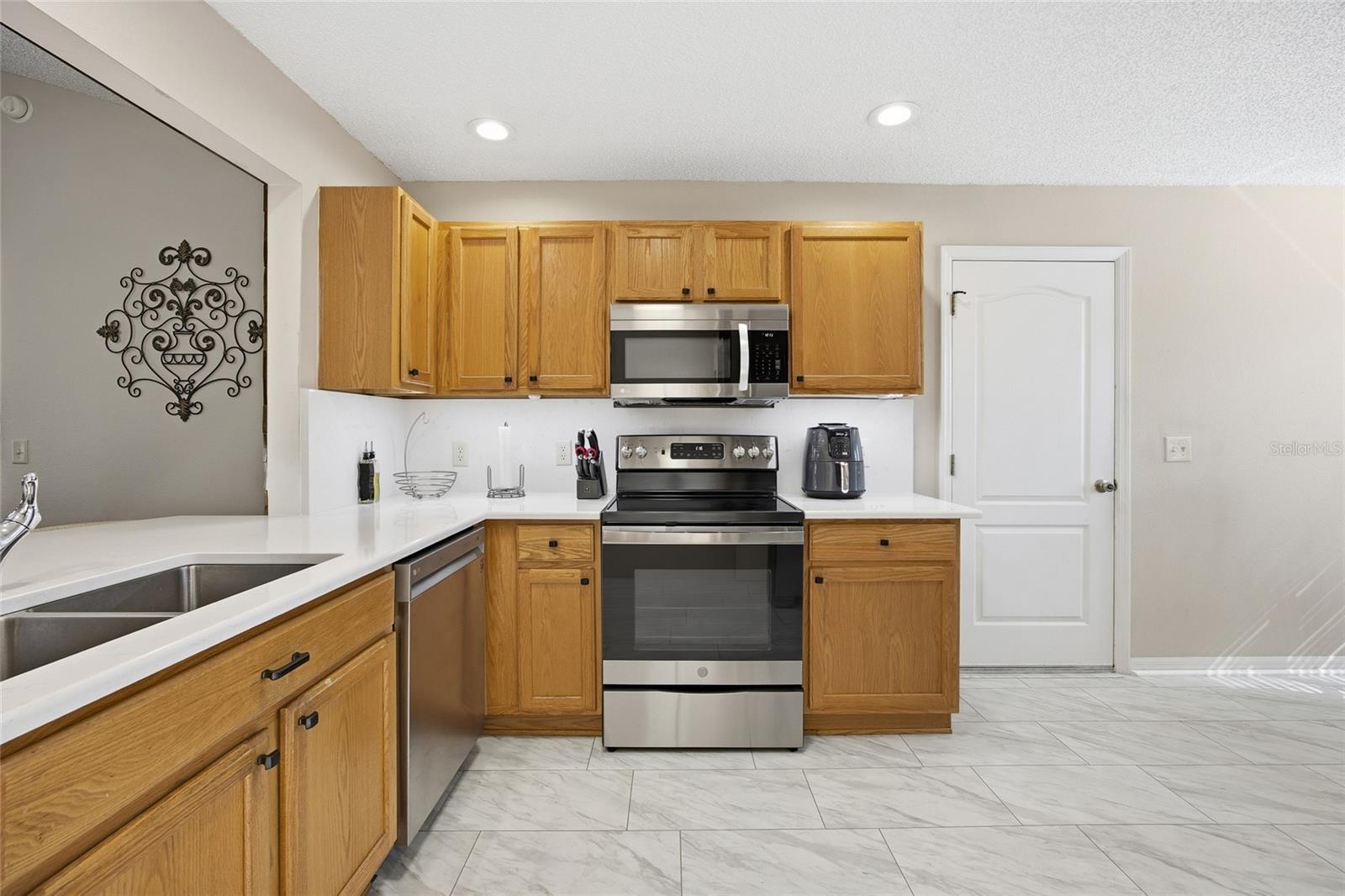 Image 6 of 36 For 1919 Treadwell Terrace