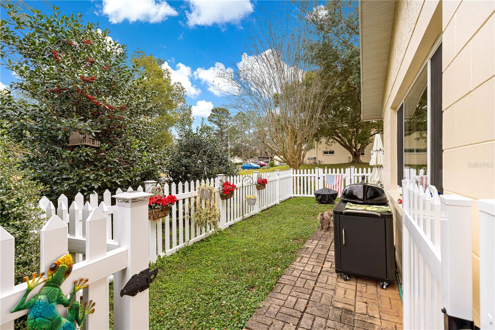 Image 25 of 50 For 8760 98th Street Road D