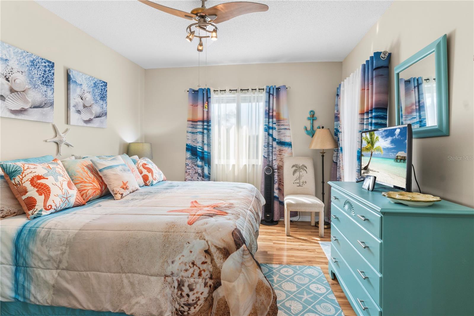 Image 21 of 39 For 1610 42nd Circle 211