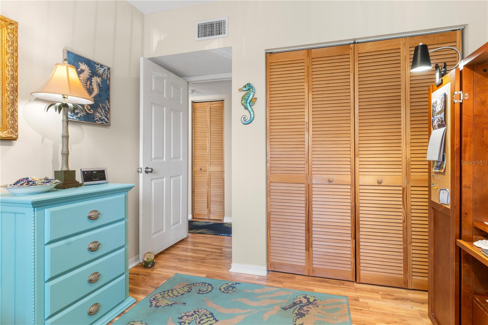 Image 22 of 39 For 1610 42nd Circle 211