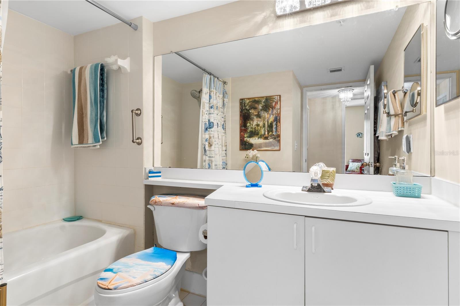 Image 32 of 39 For 1610 42nd Circle 211