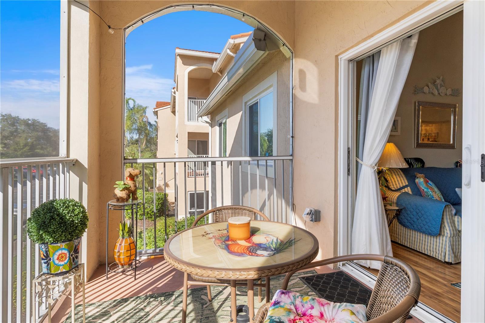 Image 4 of 39 For 1610 42nd Circle 211