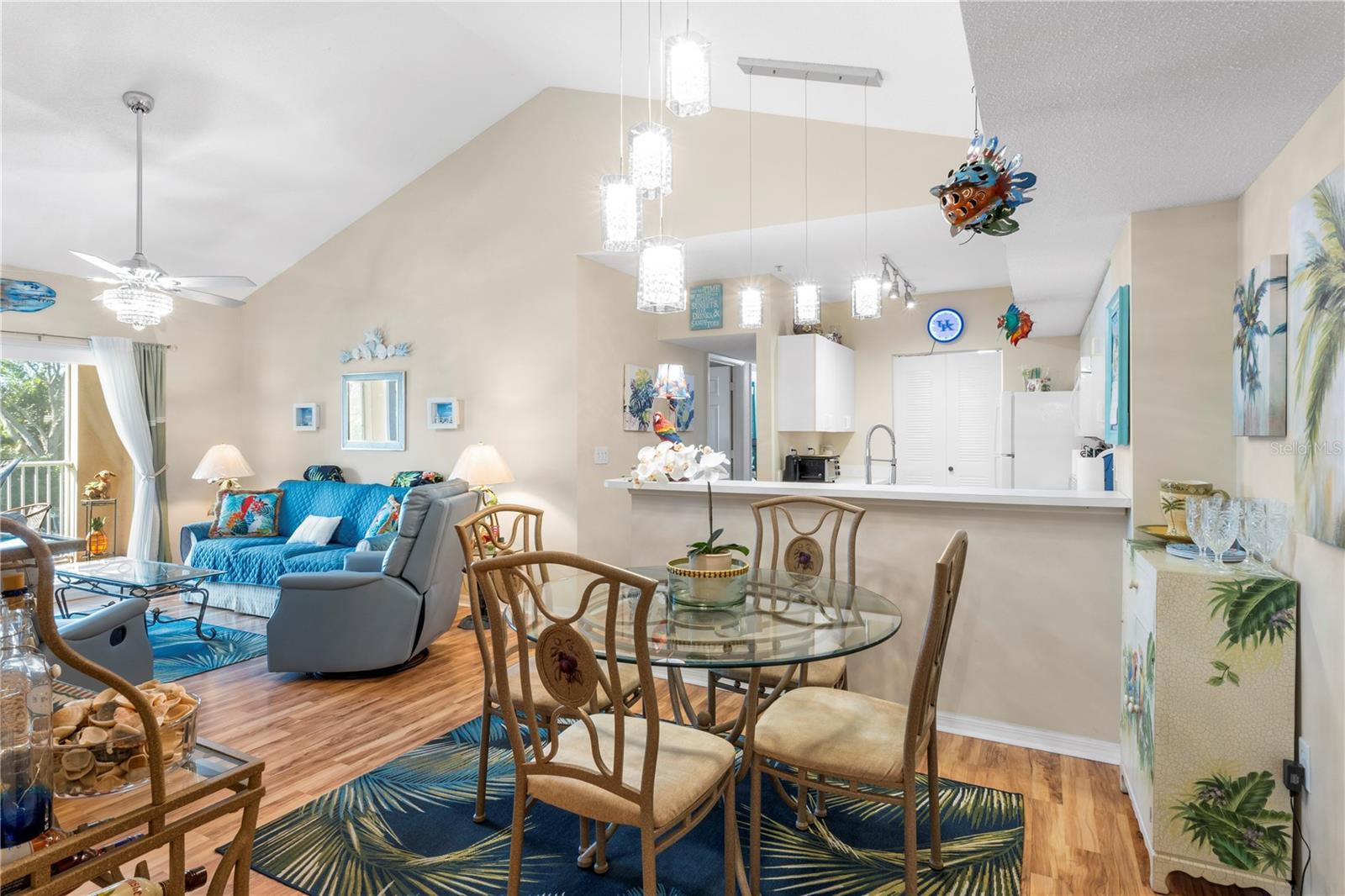 Image 9 of 39 For 1610 42nd Circle 211