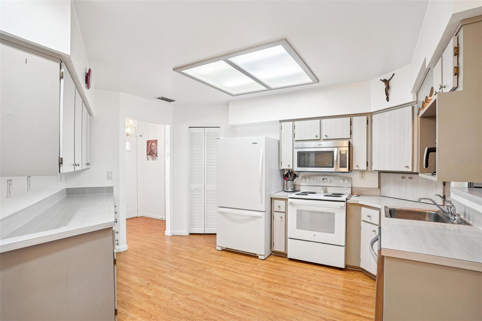 Image 12 of 51 For 1305 Moray Court