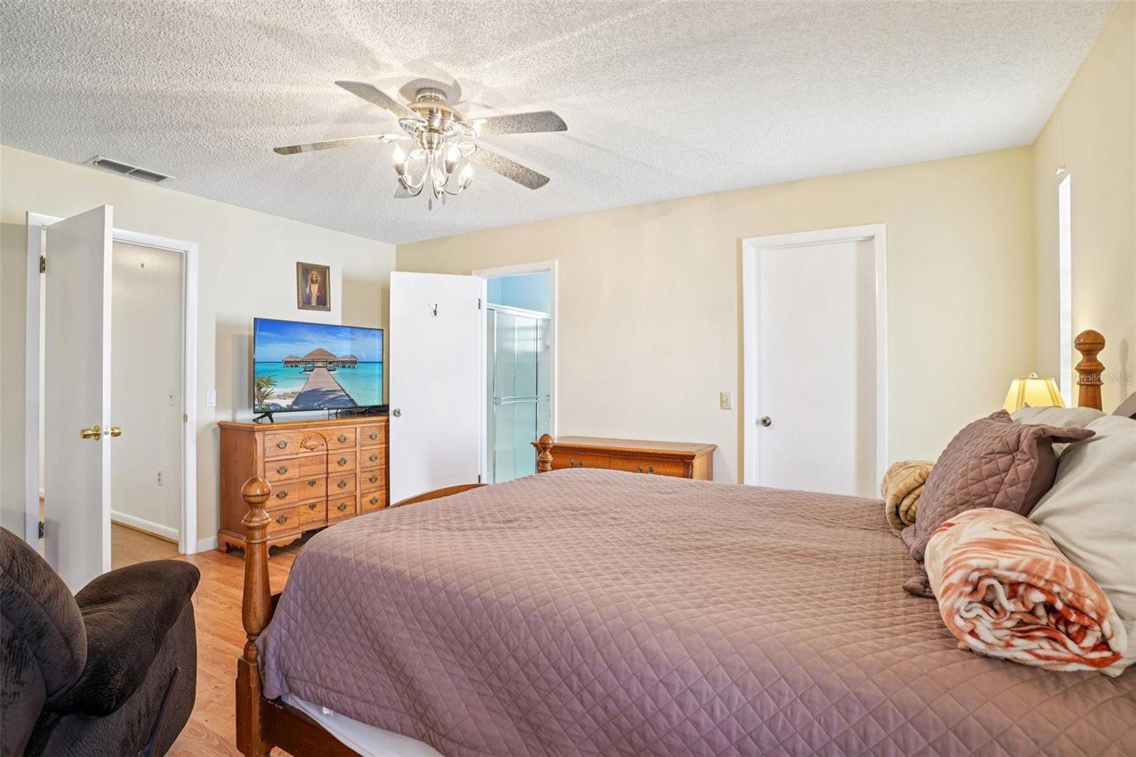 Image 18 of 51 For 1305 Moray Court