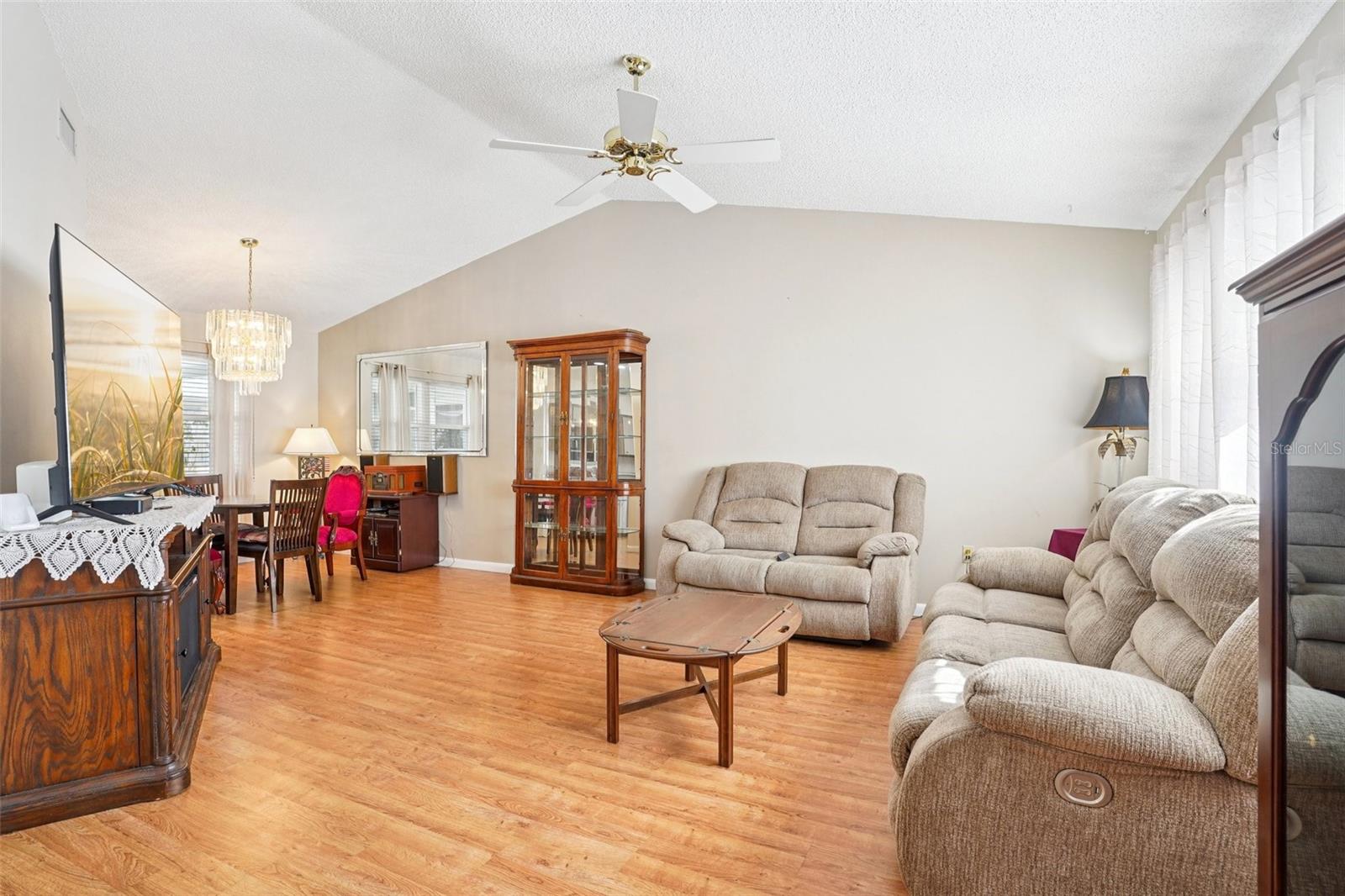 Image 8 of 51 For 1305 Moray Court