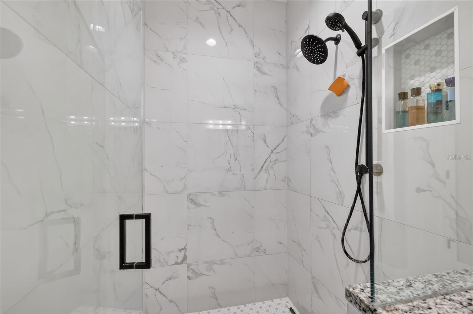 Image 15 of 30 For 2924 Cr 526  