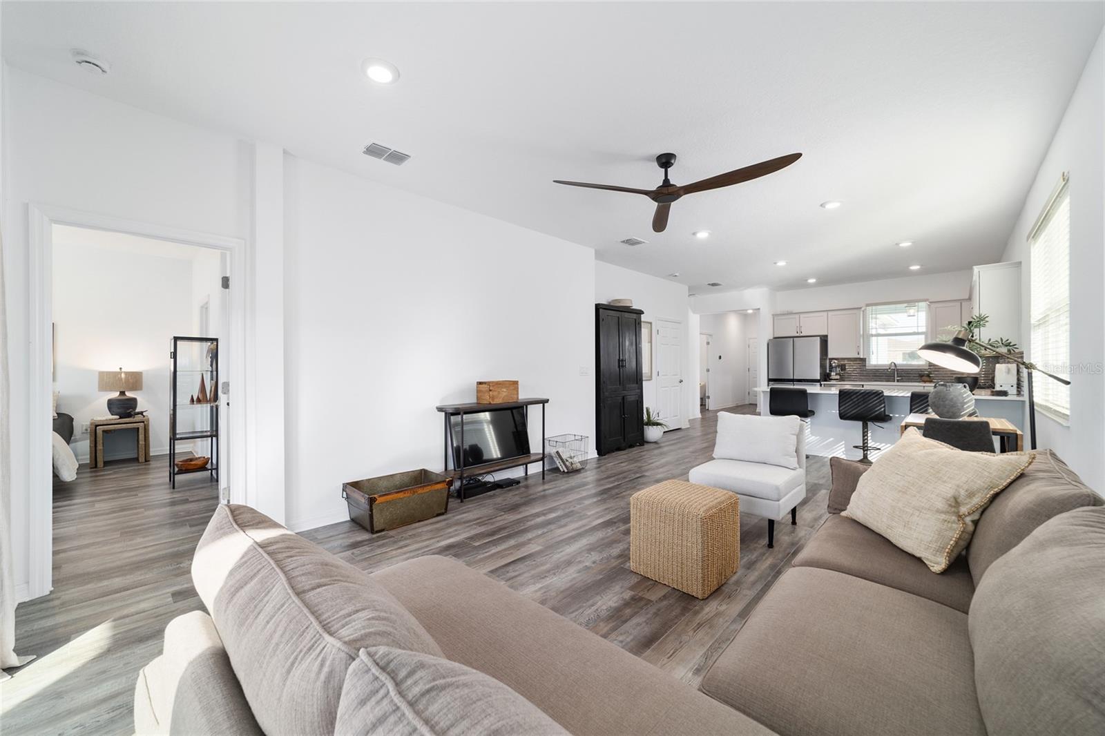 Image 18 of 48 For 8798 79th Place