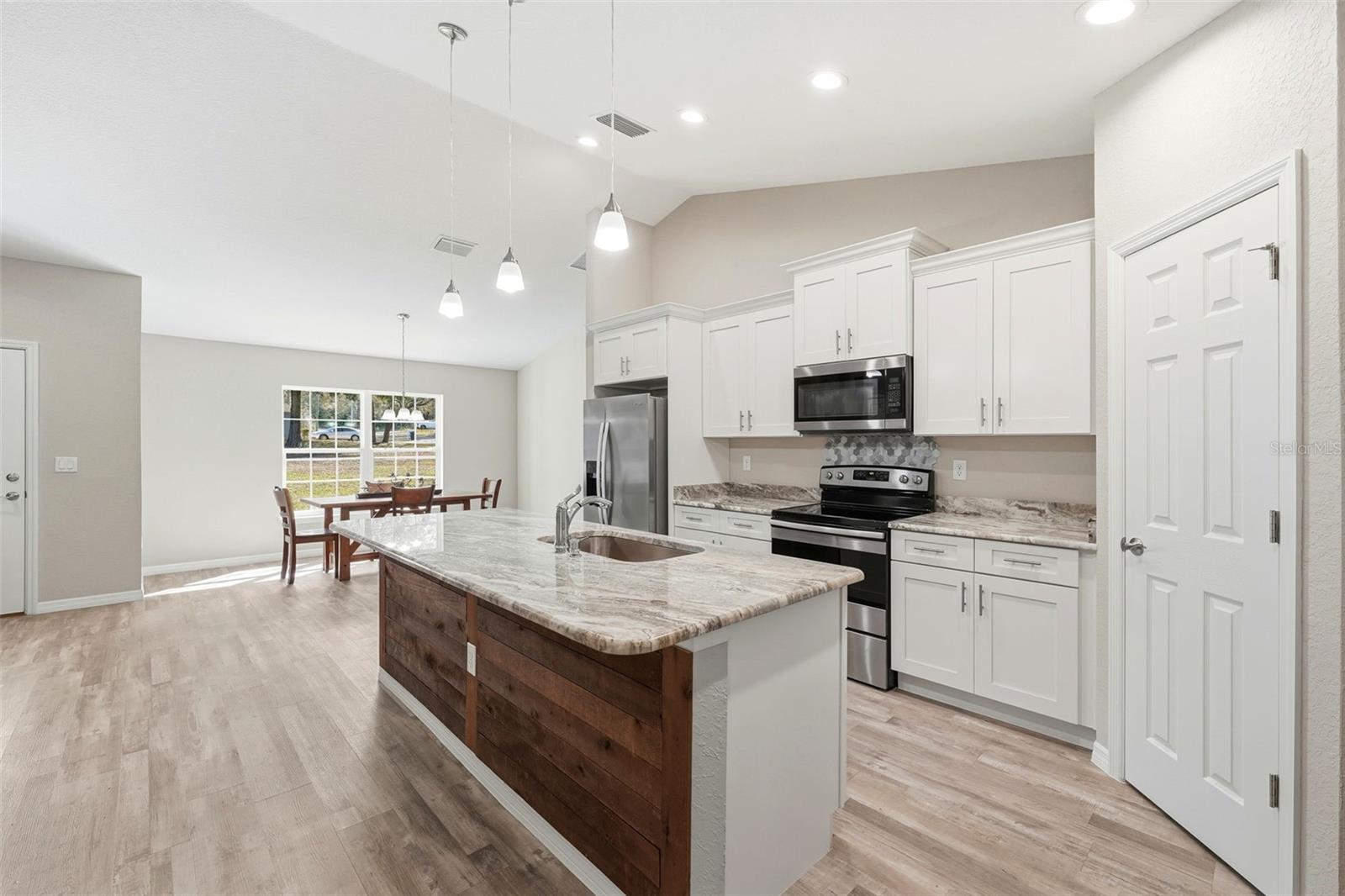 Image 26 of 51 For 10286 Gardner Way