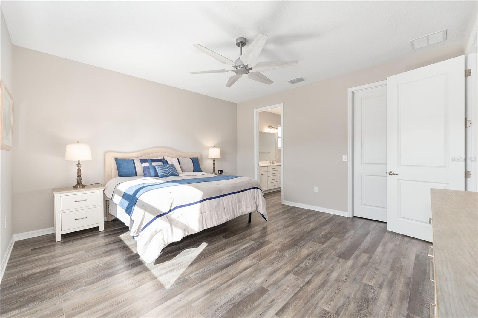 Image 32 of 46 For 10390 99th Street